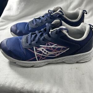 Saucony Wild Lace Sz 7M Sneakers